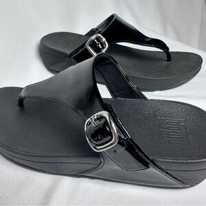 Fitflop The Skinny Thong Sandals Women’s sz 8 Patent Leather Ergonomic Footwear